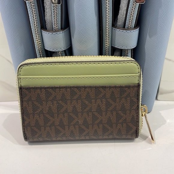 Michael Kors Jet Set Travel Medium Zip Around Card Case - Picture 3 of 16